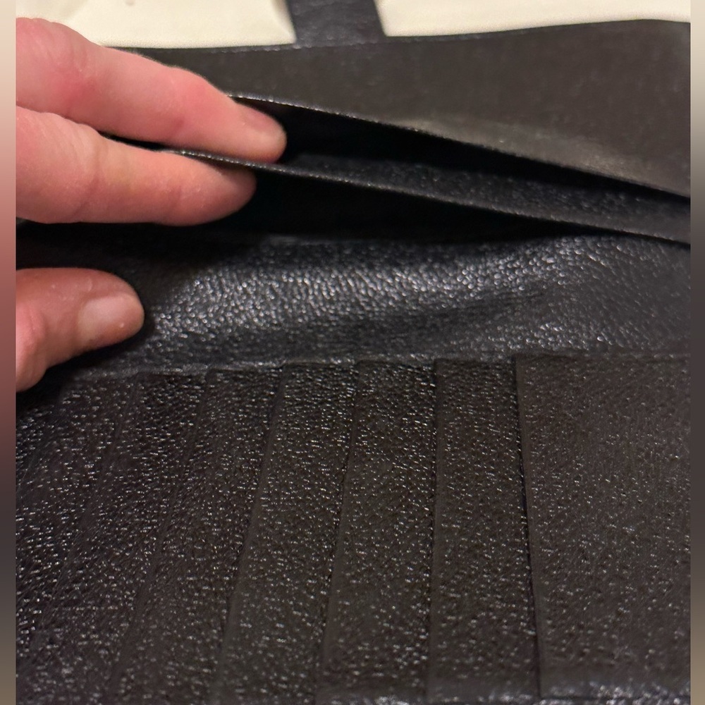 BVLGARI black leather wallet. GUC. Snap and zippers work. 8 credit card slots - Picture 9 of 16